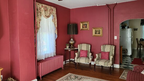 The Gingerbread House B and B主图