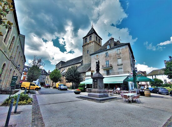 Eglise de Pleaux景点图片