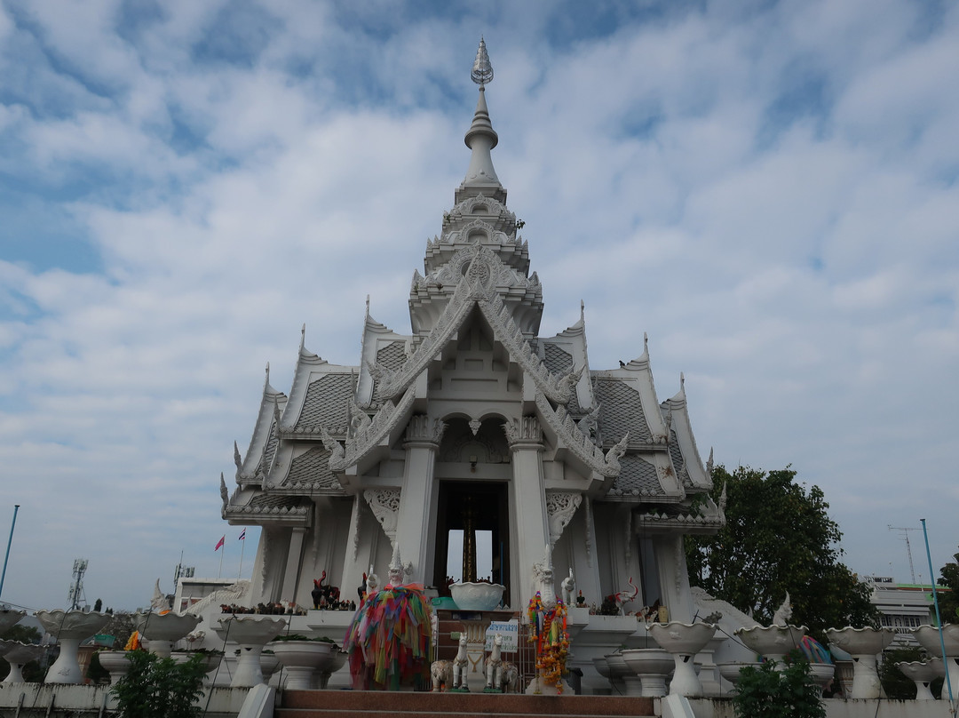 Lak Muang Phayao Shrine