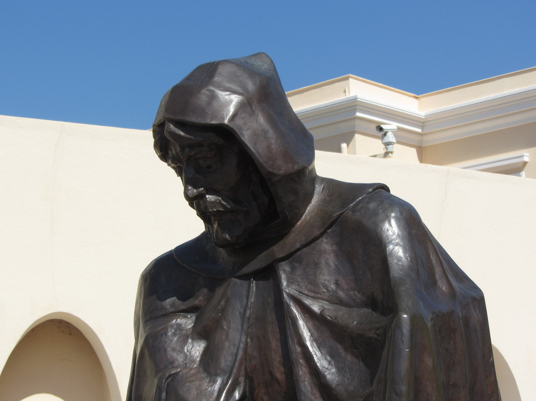 Grimaldi Statue-摩纳哥城必去景点