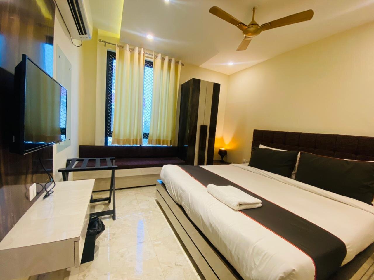 Hotel Vrindavan Palace-官方
