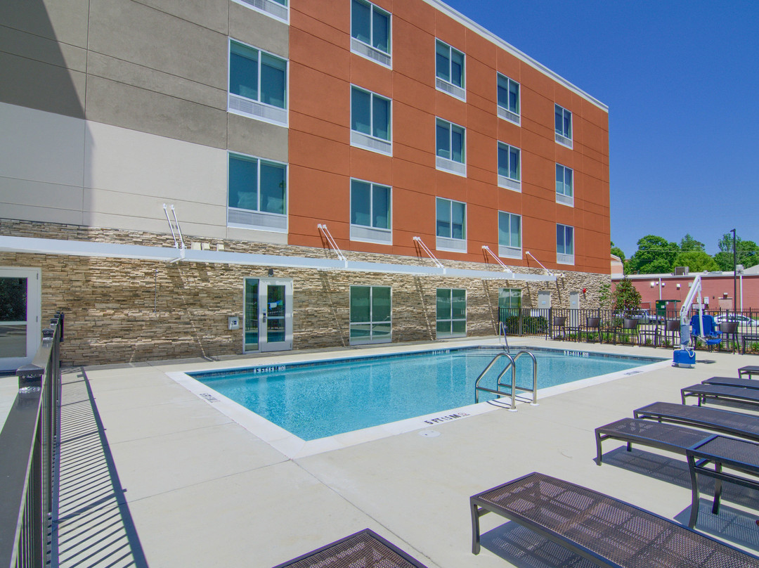 Holiday Inn Express & Suites Mobile - University Area by IHG主图