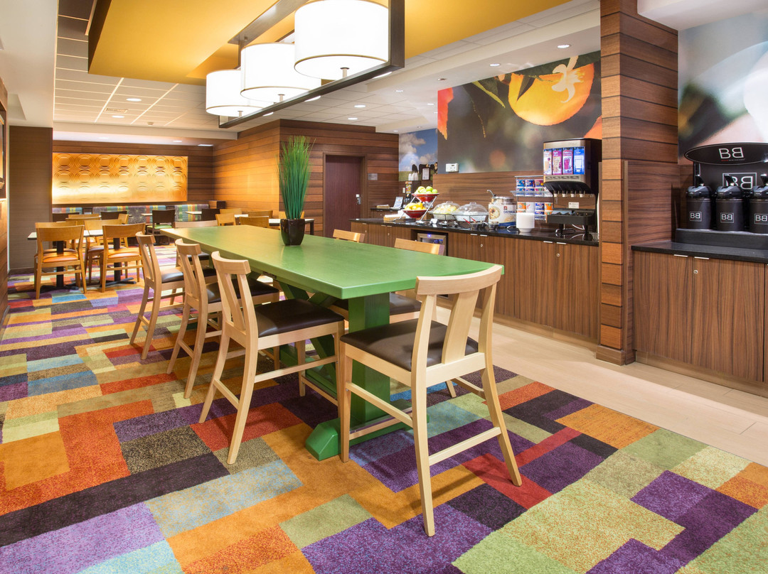 波士顿米尔福德费尔菲尔德客栈&套房酒店主图