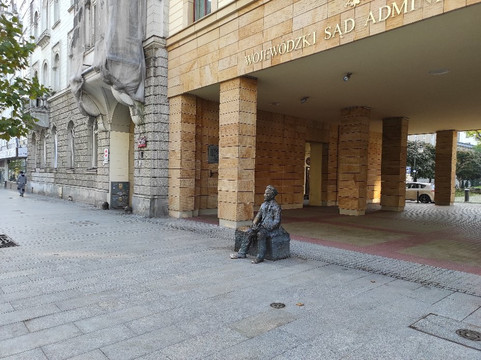 Kufer Reymonta-罗兹必去景点