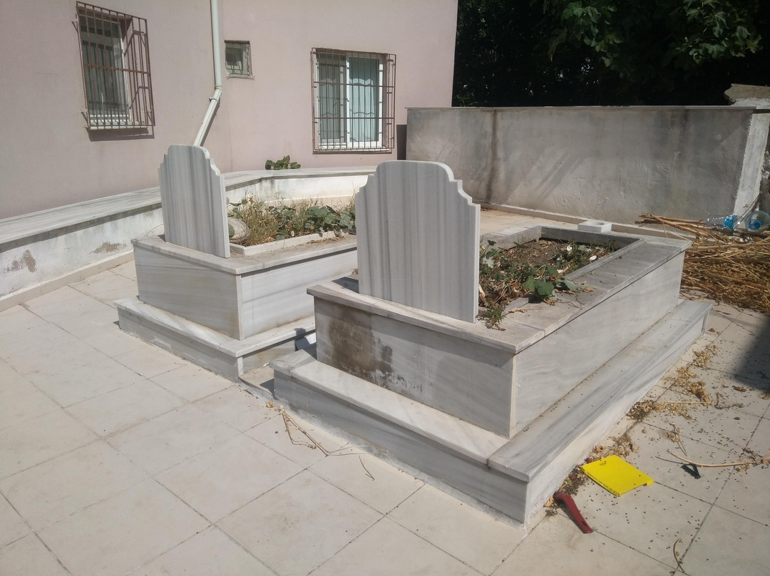 Seyyidi Sefain Sultan Türbesi-Lepseki必去景点