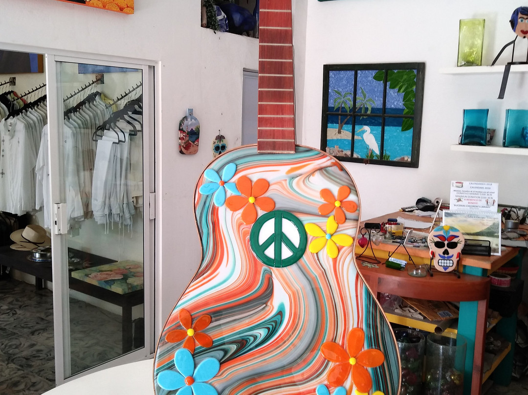 Splash of Glass-Bucerias必去景点