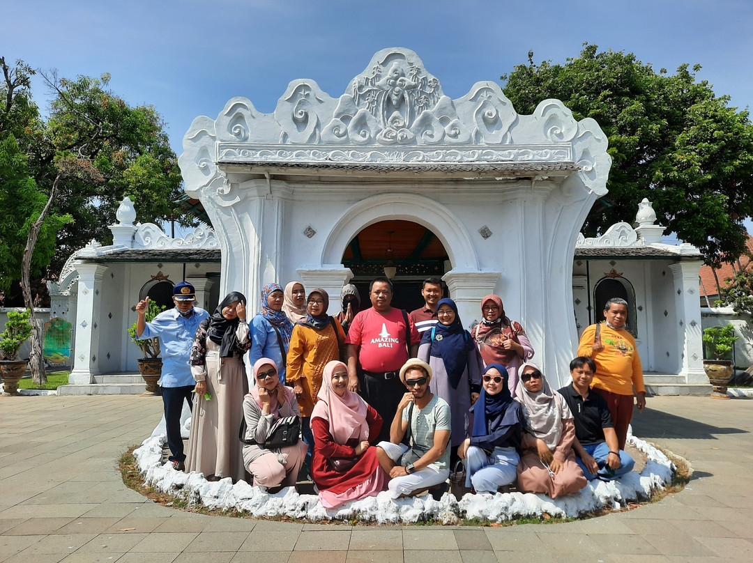 Dipo Tour & Travel-Depok必去景点