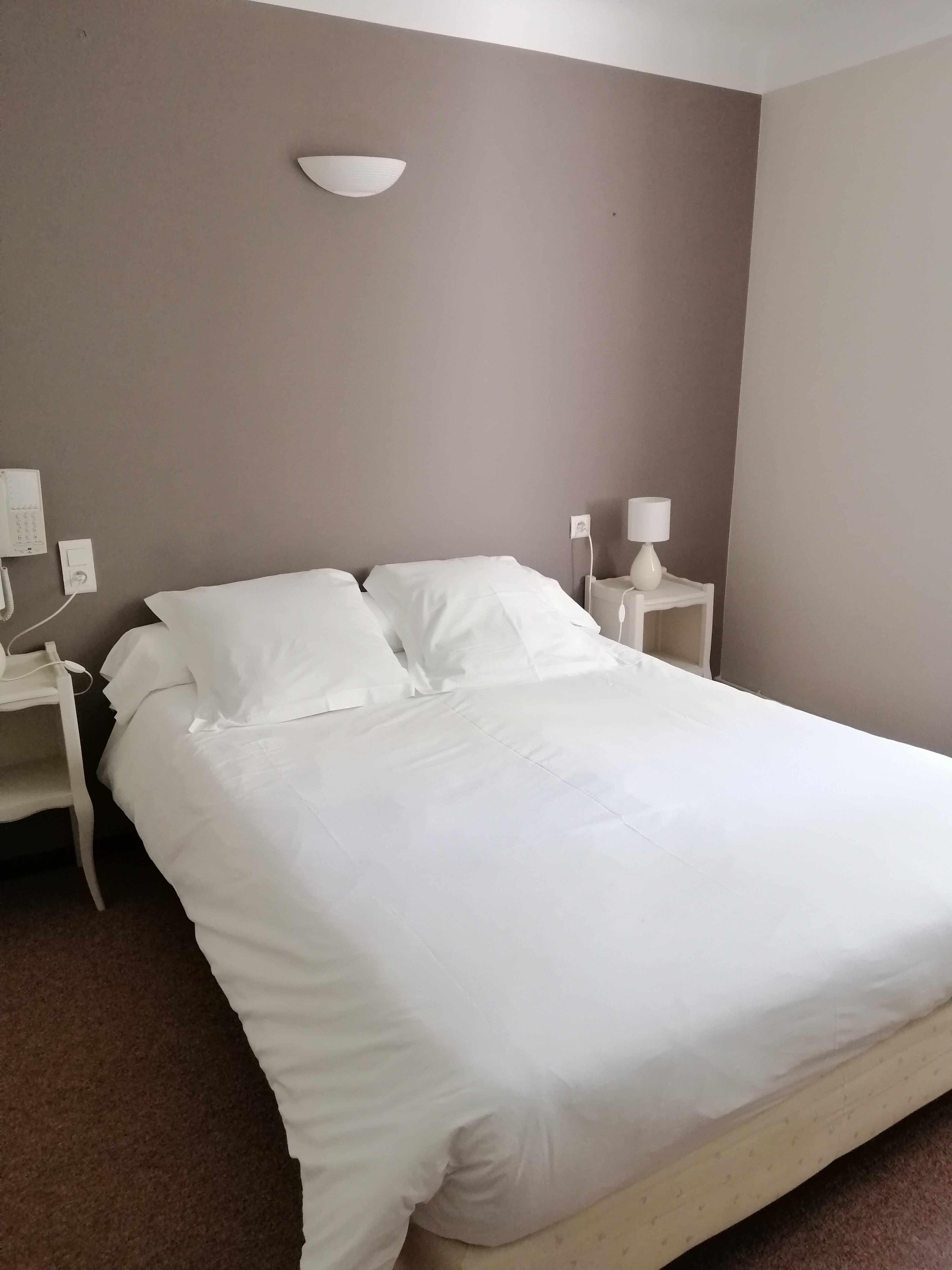 Auberge de la Tour Aups-官方