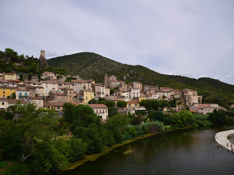 Eglise Saint André-Roquebrun必去景点