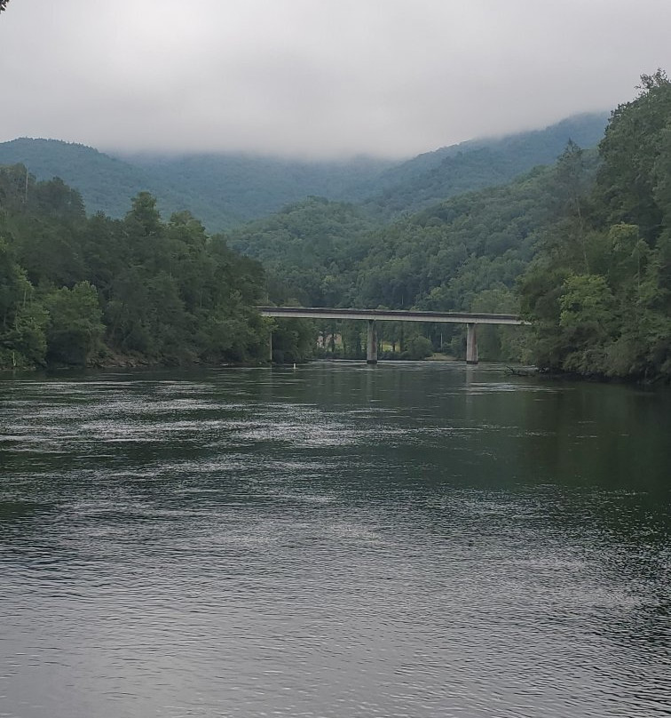 Wood Creek Lake-London必去景点