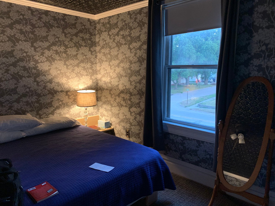 Big Blue Bed And Breakfast
