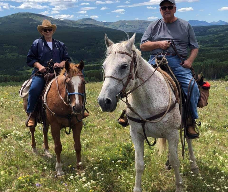 Bear Creek Guest Ranch主图