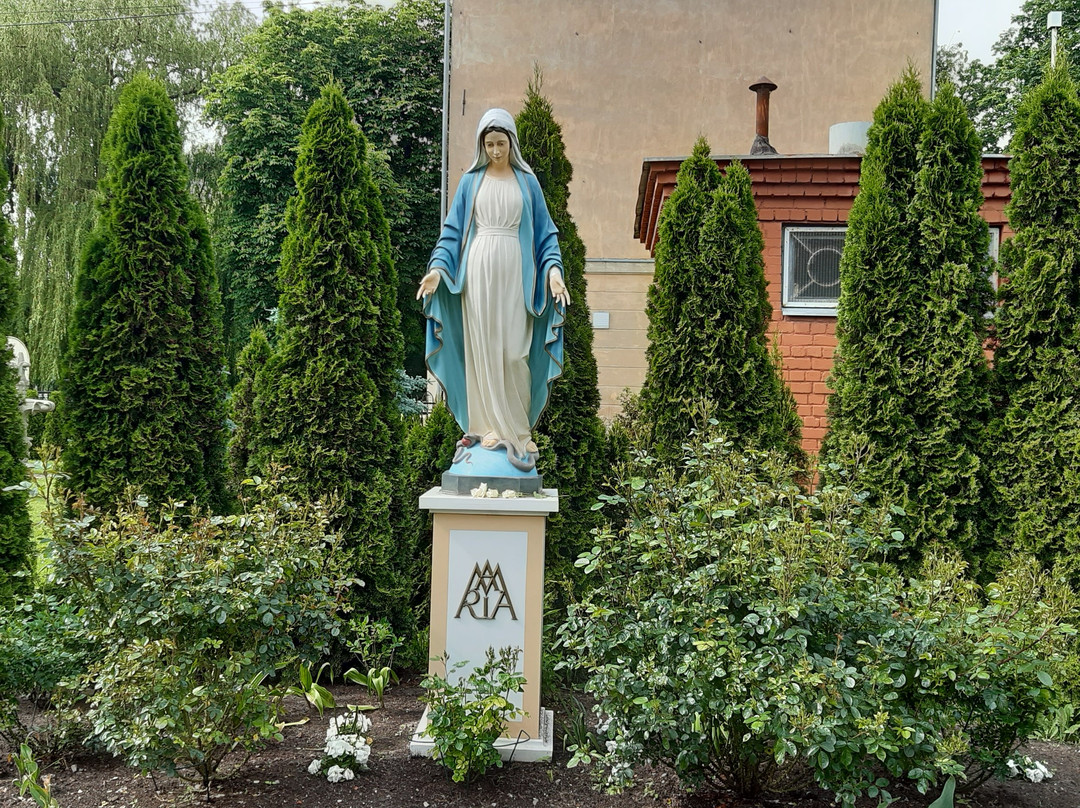 Virgin Anna Roman Catholic Cathedral-叶尔加瓦必去景点