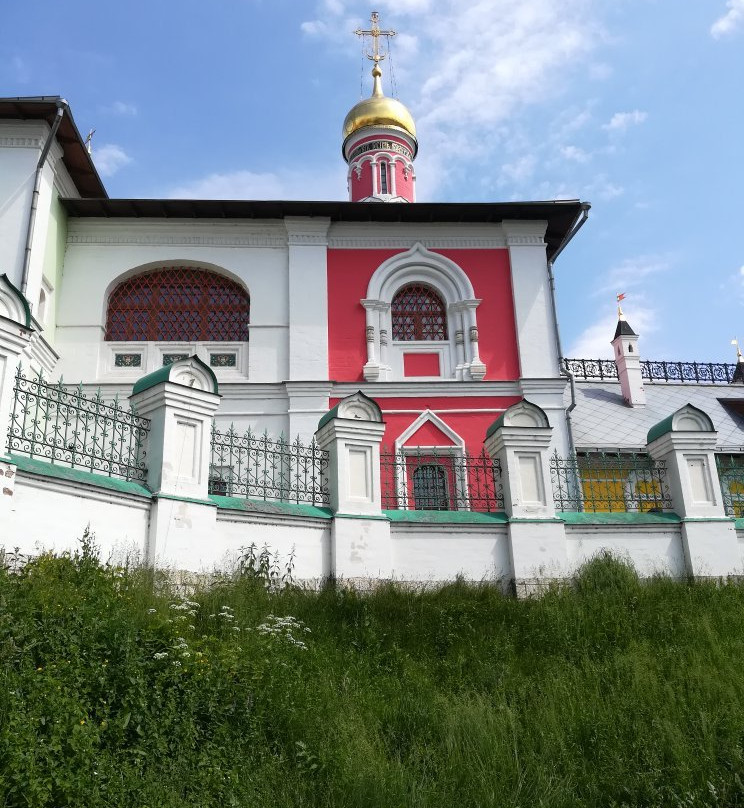 Svyatykh Tsarstvennykh Muchenikov i Starosterptsev Church景点图片