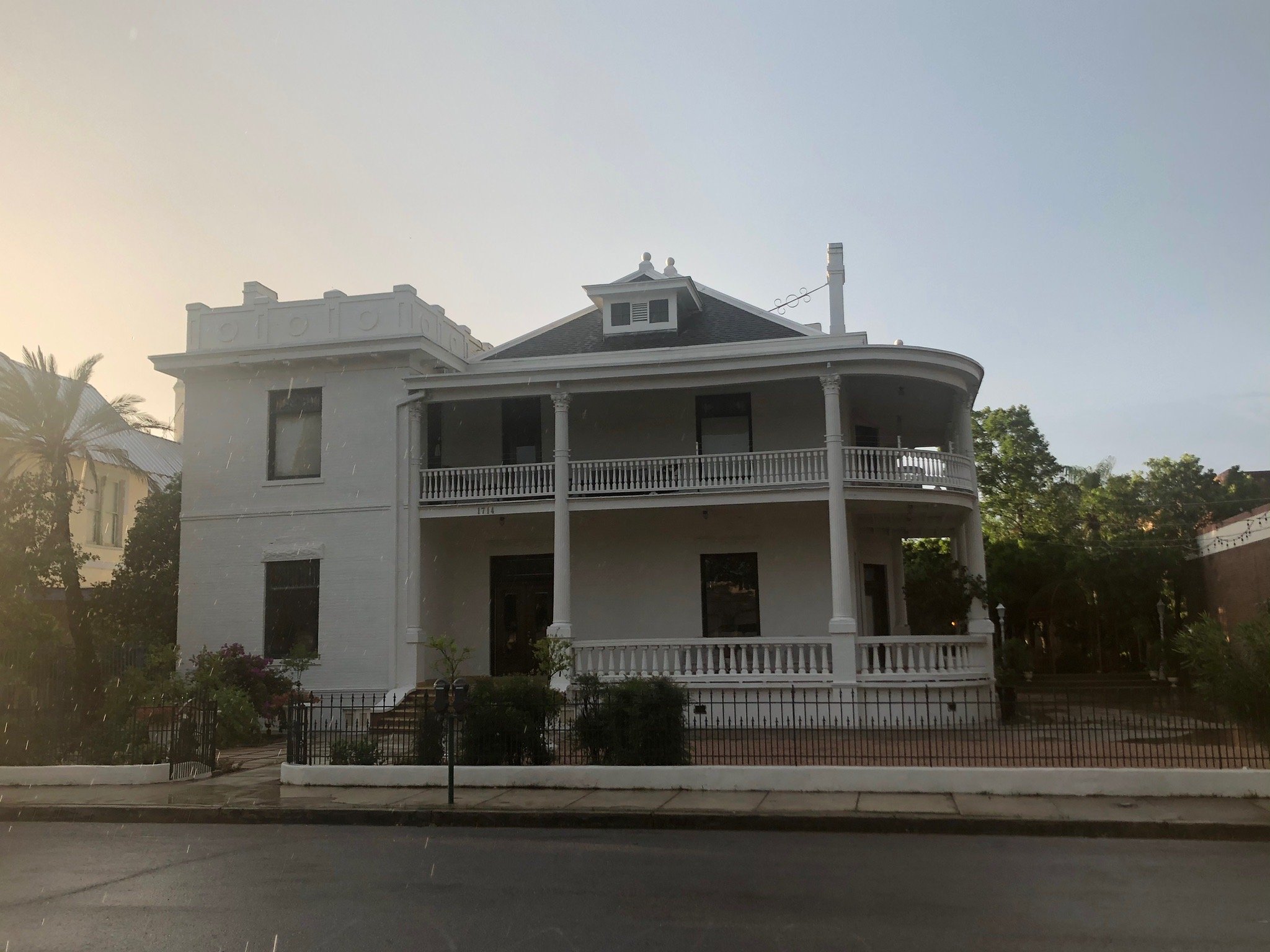 Laredo Mansion-官方