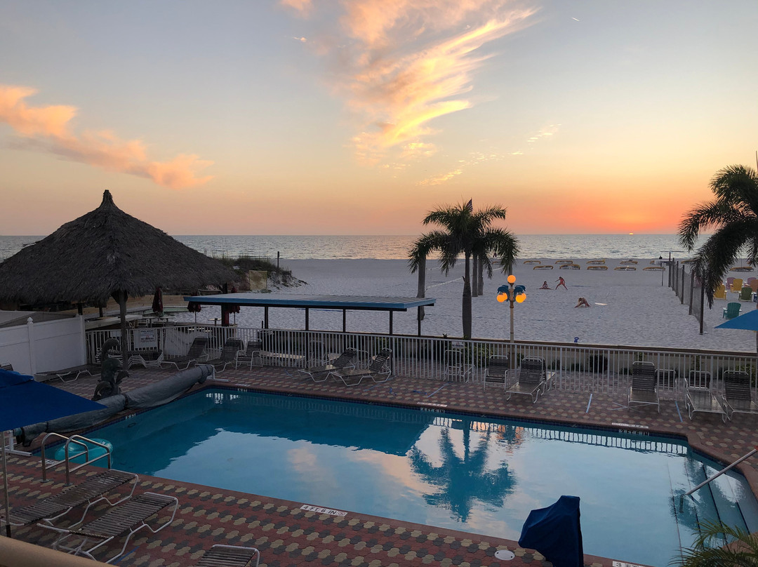 Plaza Beach Hotel - Beachfront Resort主图