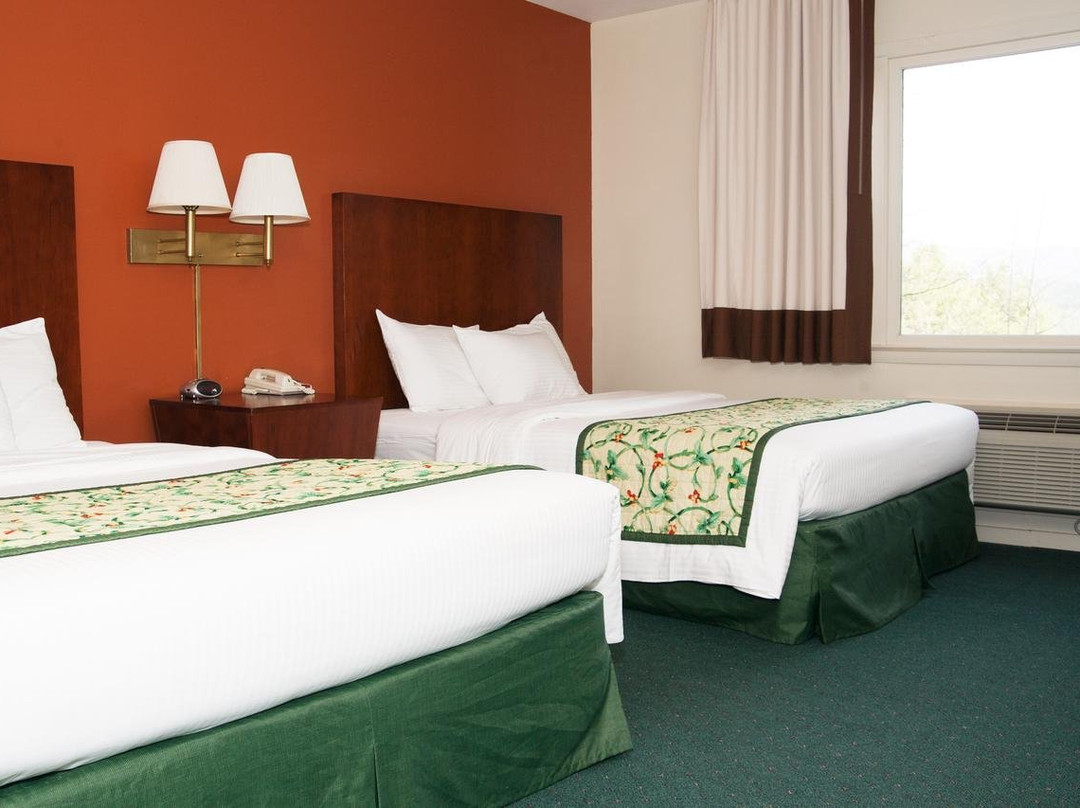 Red Carpet Inn and Suites Plymouth主图