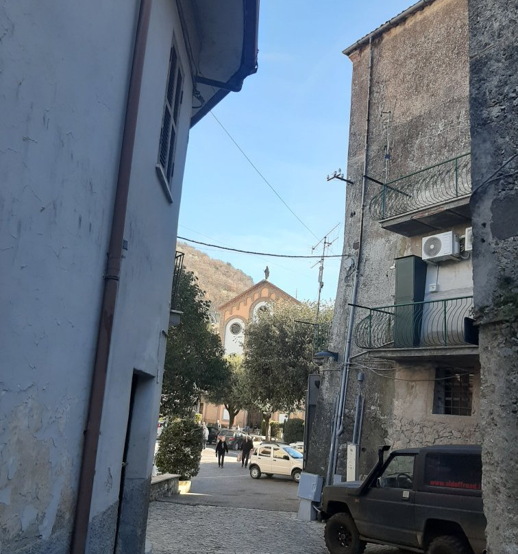 Chiesa della Madonna del Rosario-Roviano必去景点