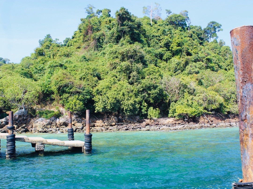 Thanya Beach Resort主图