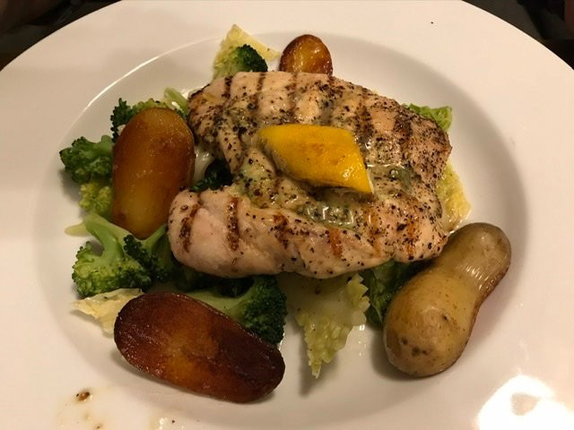 Meikleour Arms Hotel & Restaurant主图