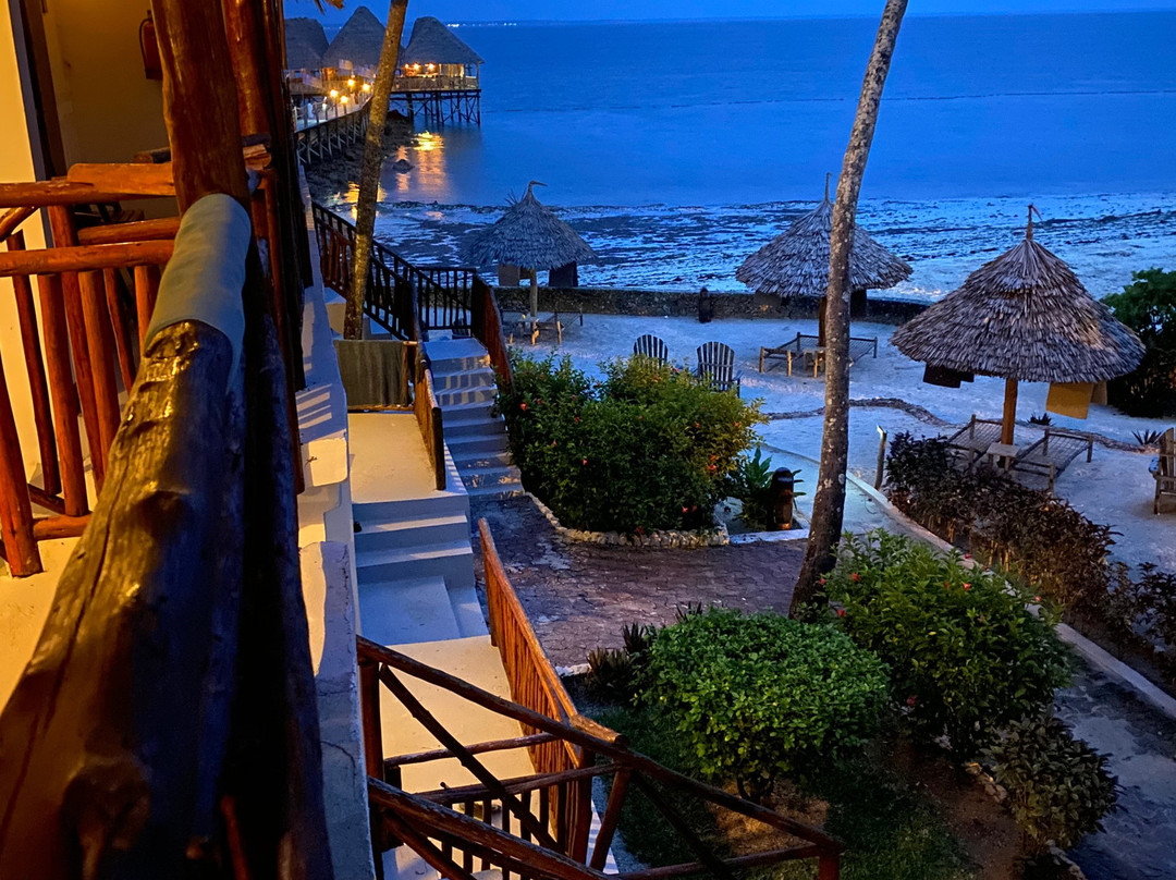 Paradise Beach Resort & Spa主图