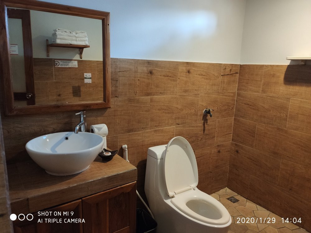 皮皮岛海滩度假酒店主图