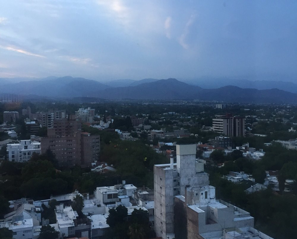 Diplomatic Hotel主图