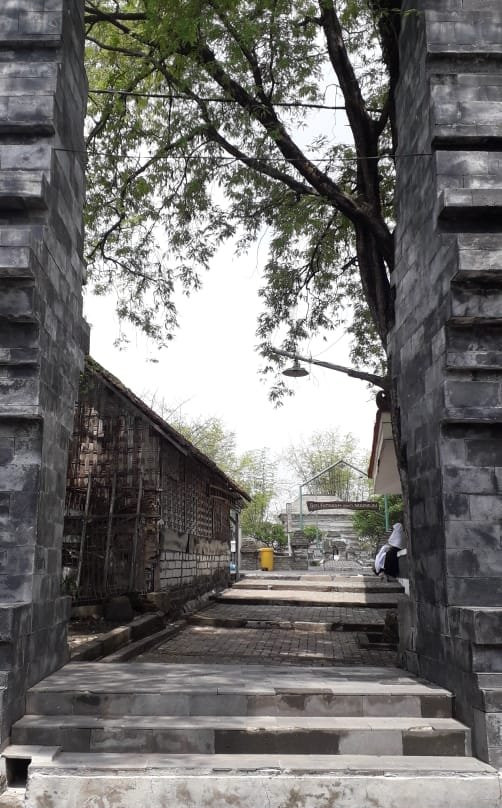 Tomb of Siti Fatimah binti Maimun-Gresik必去景点