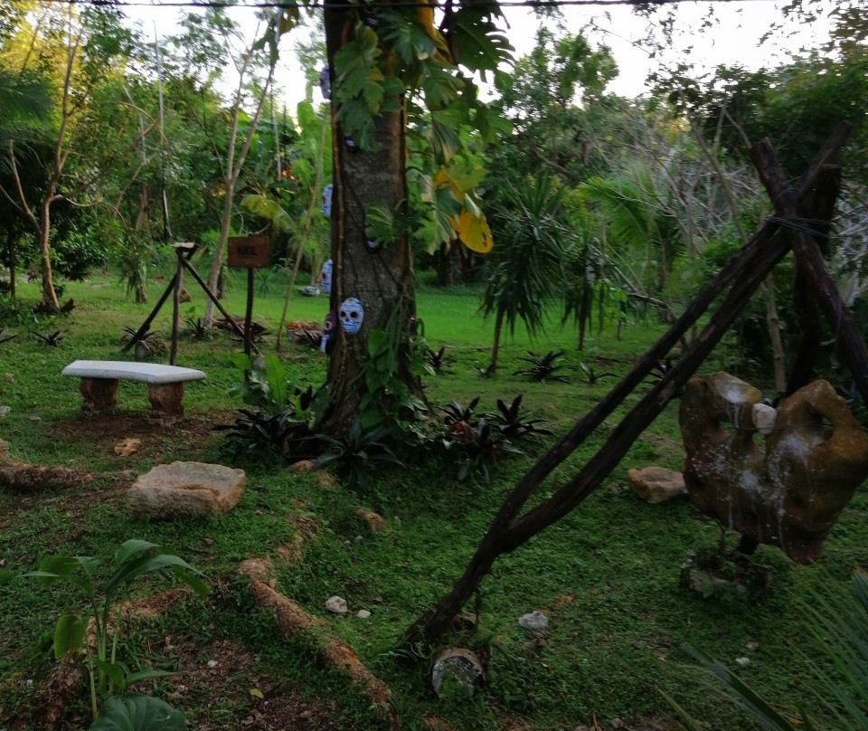 Cenote Kikil景点图片