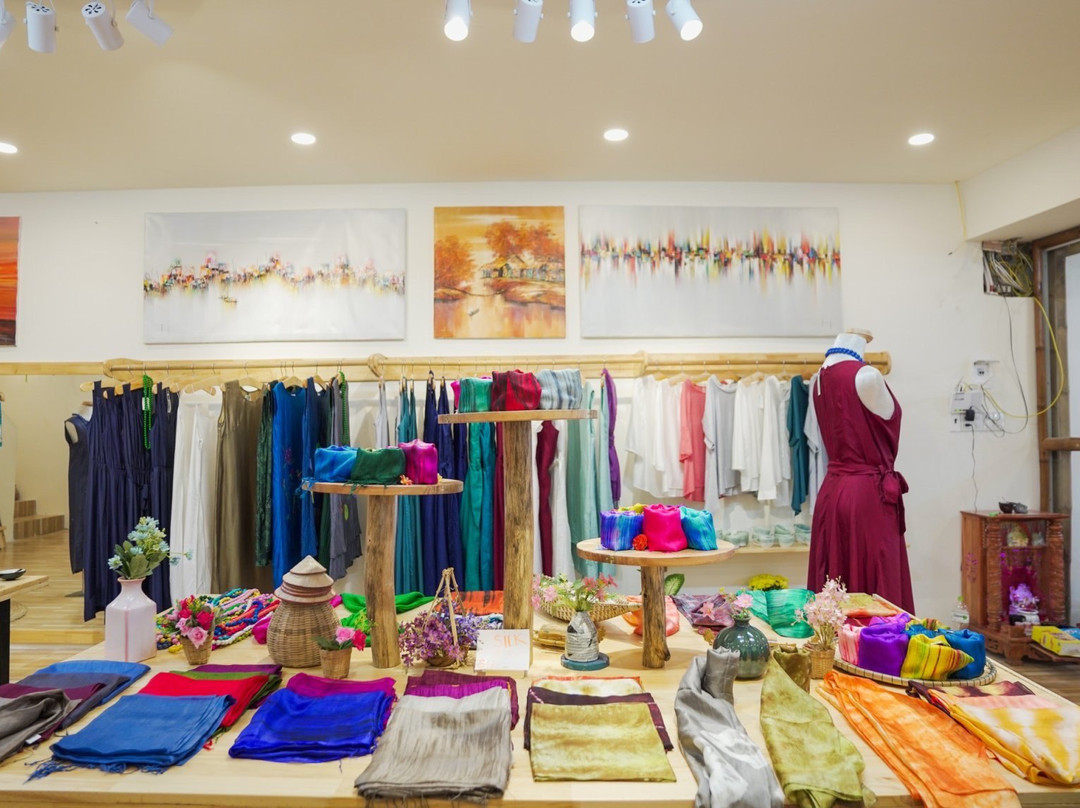 The Vietnamese Artists-扬东必去景点