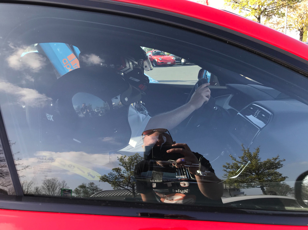 Jaguar Race Taxi景点图片