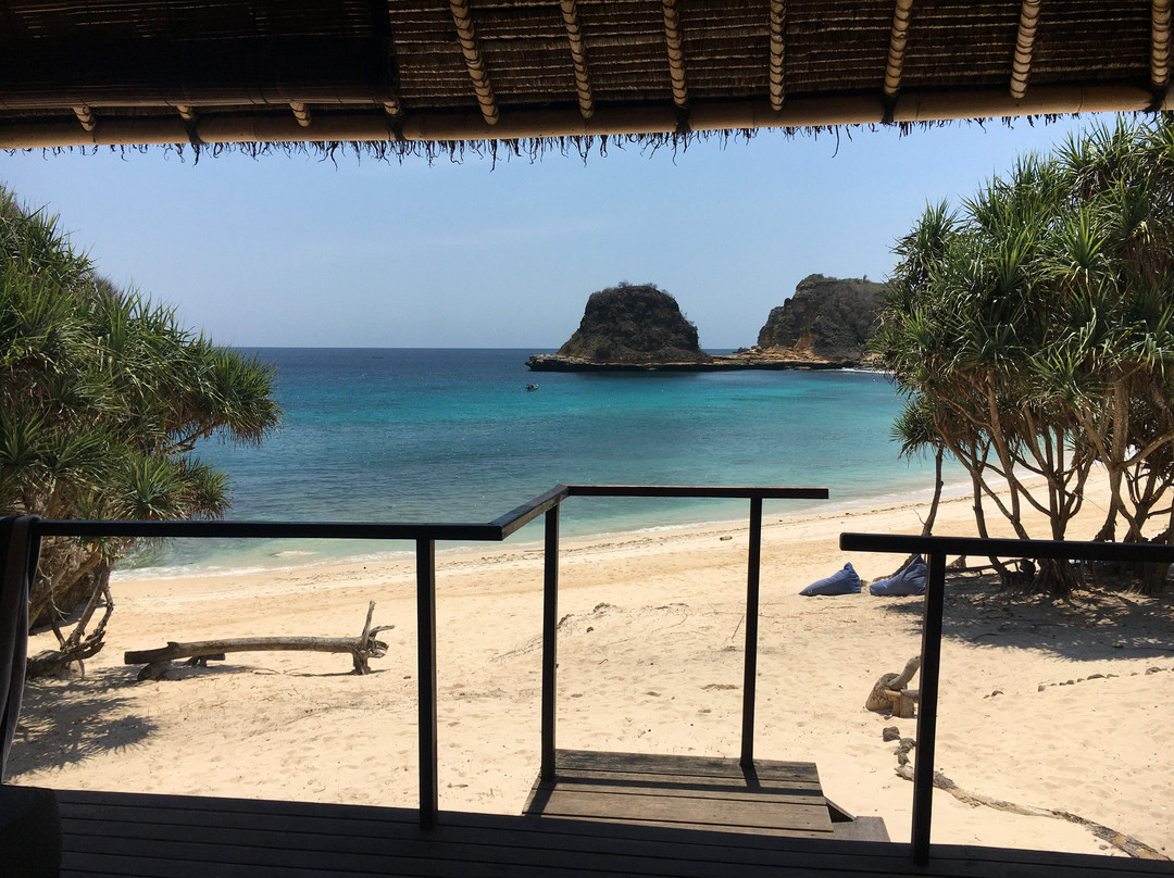 捷瓦贝罗亚马海滩营地酒店主图