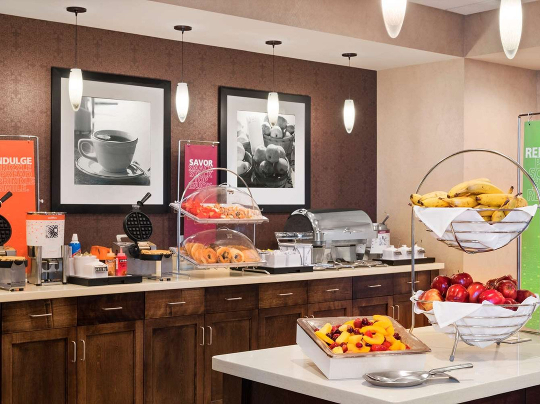 Hampton Inn Lincoln Airport主图