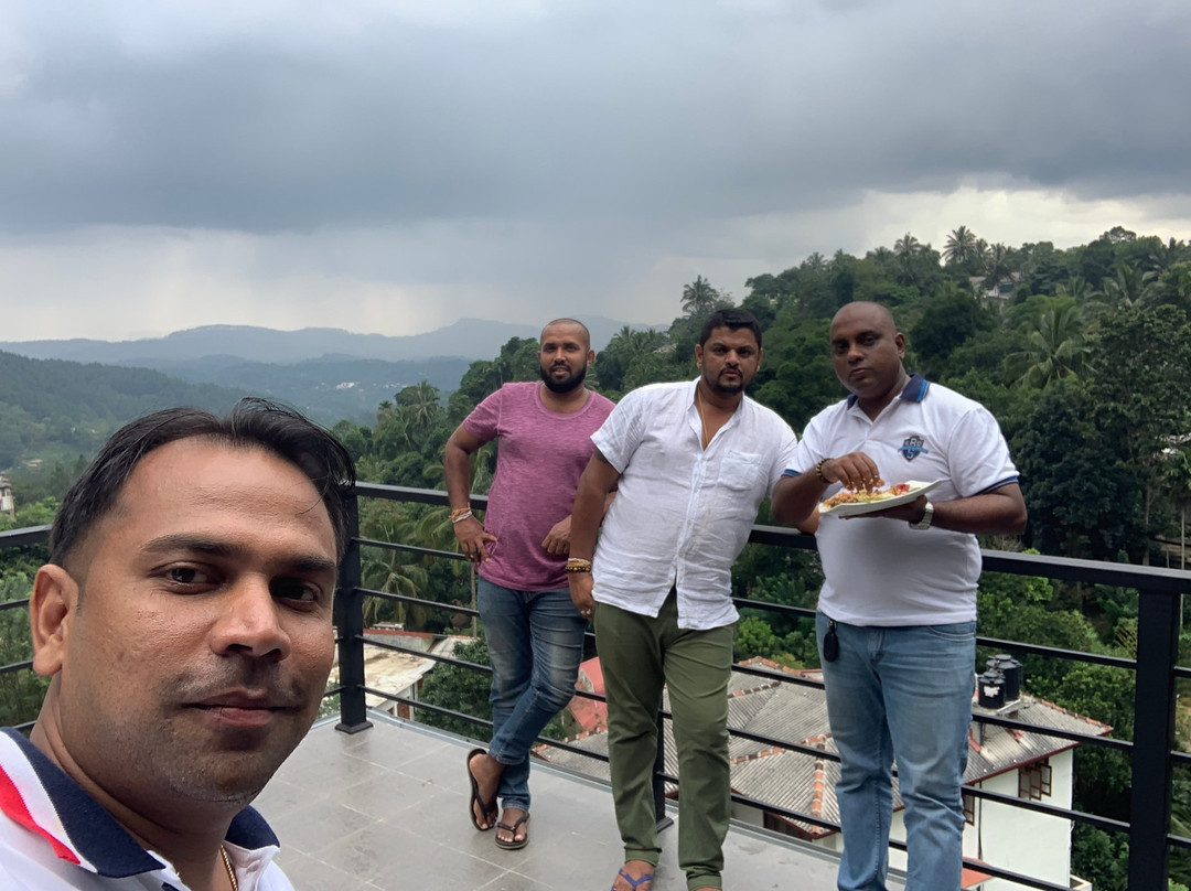 Pine Hill Residence主图