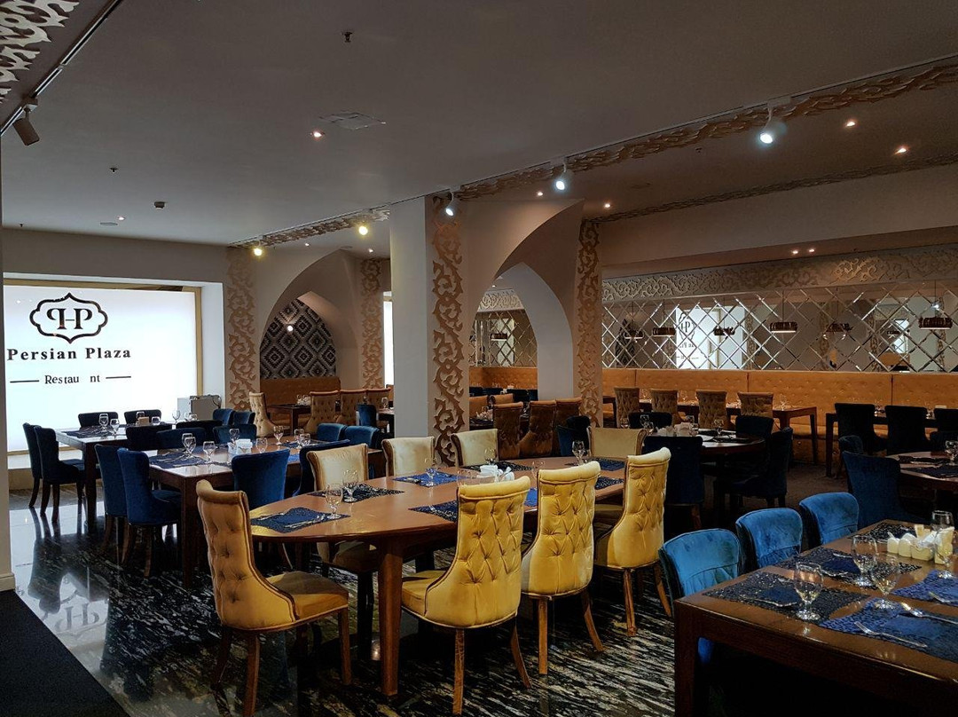 Persian Plaza Hotel主图