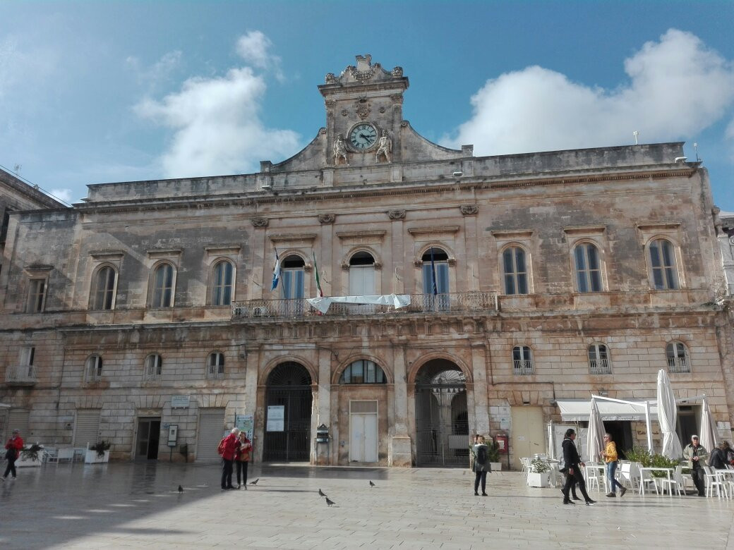 Palazzo del Municipio-奥斯图尼必去景点