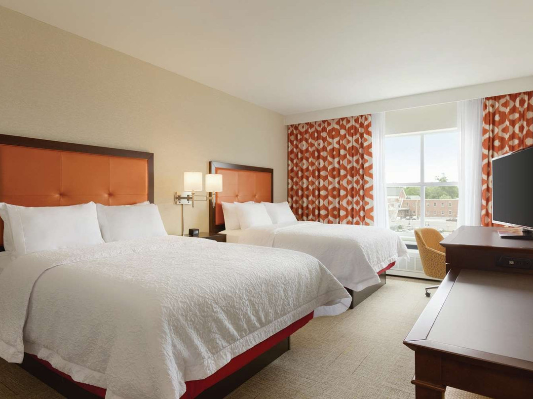 Hampton Inn St. Albans主图