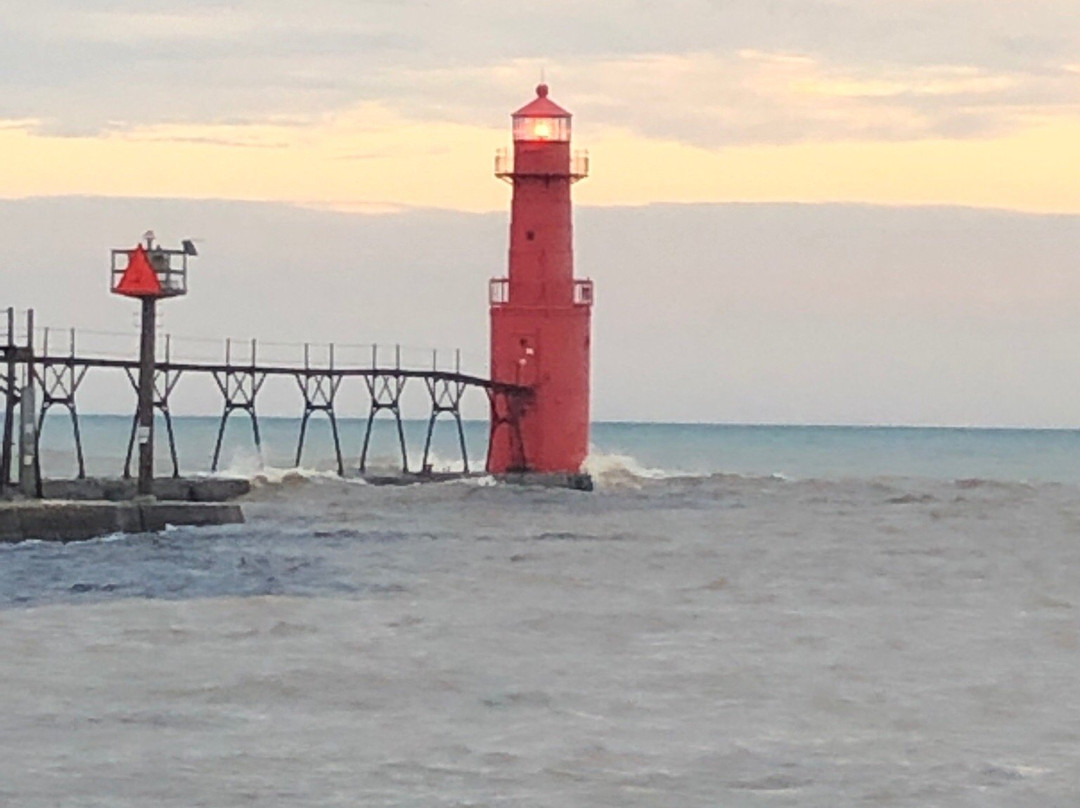 Algoma Pierhead Lighthouse-Algoma必去景点