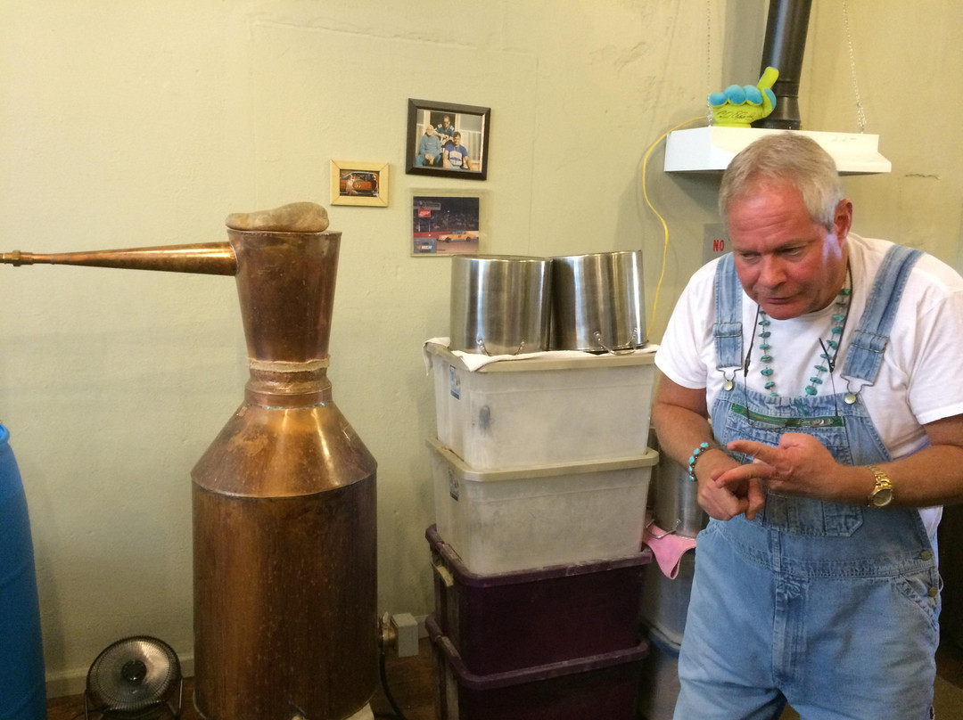 Marietta旅游景点-Copperhead Mountain Distillery