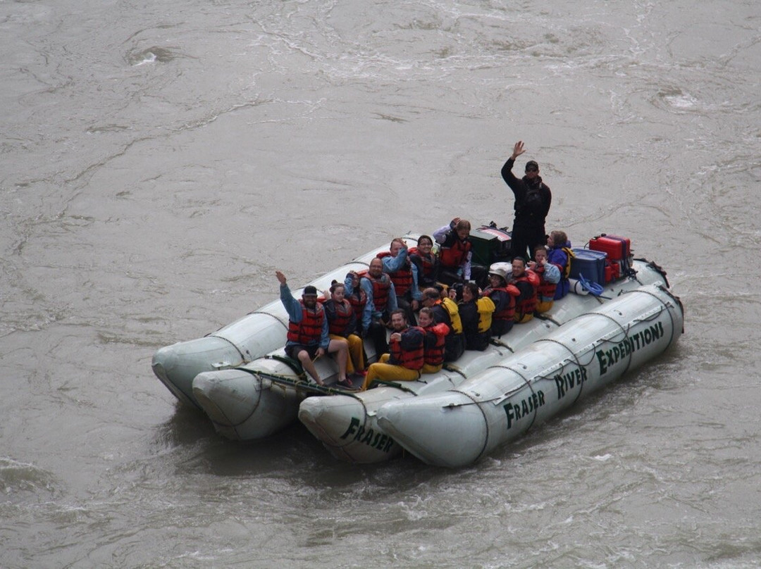 Fraser River Raft Expeditions景点图片