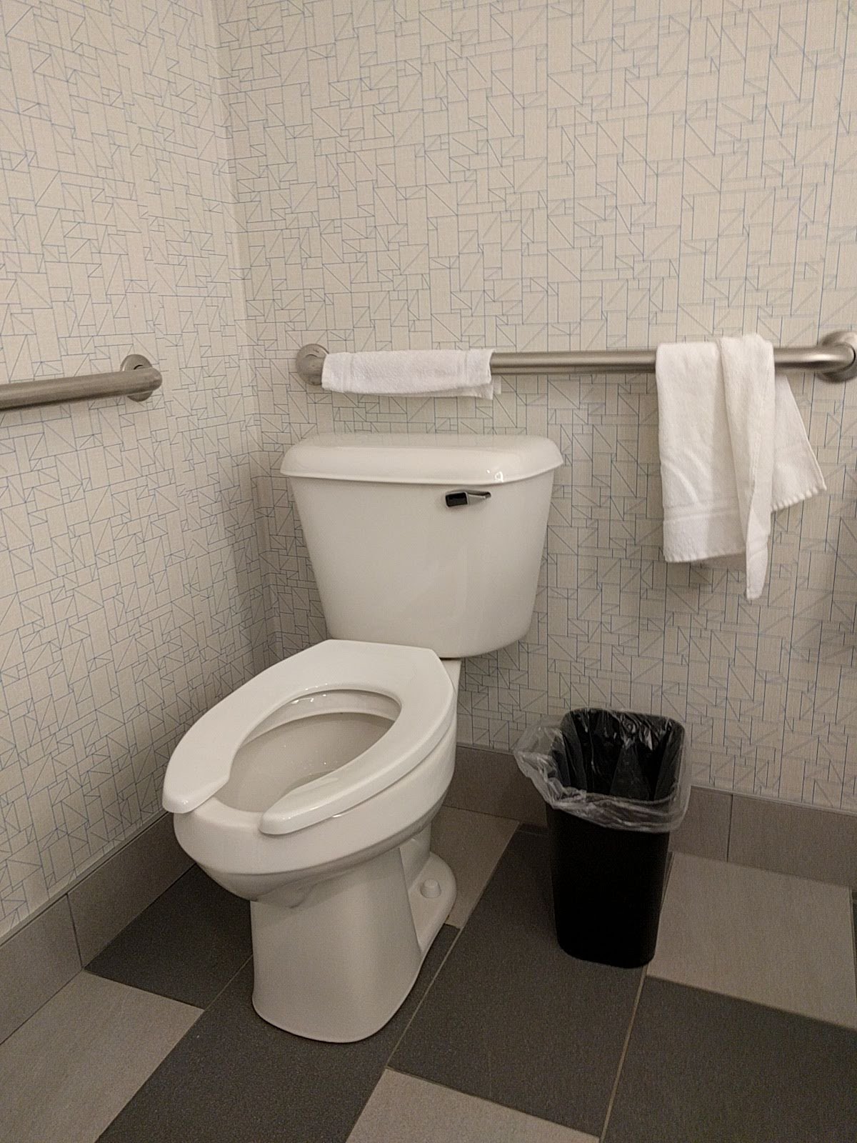 Holiday Inn Express & Suites Jamestown By IHG-浴室