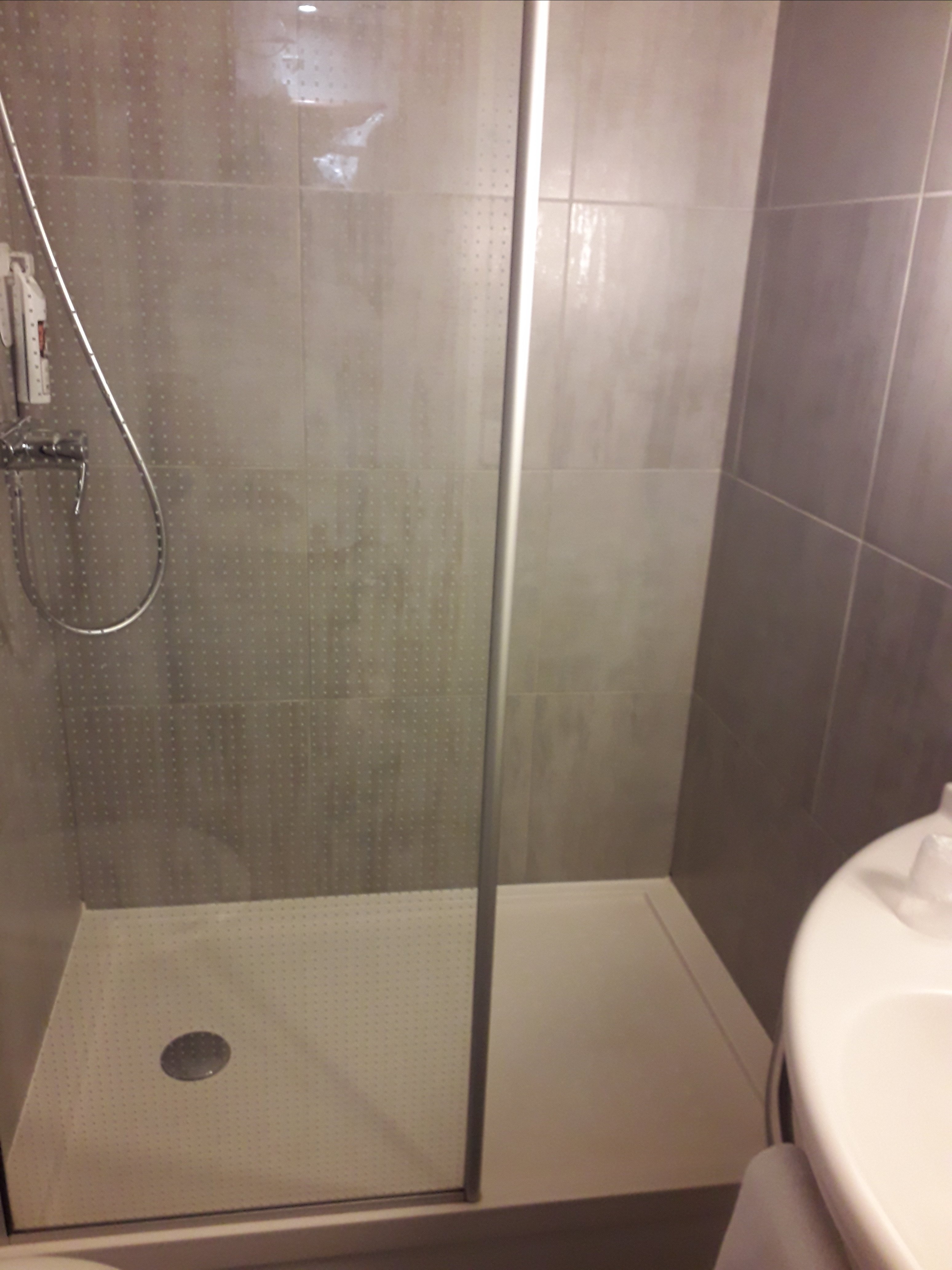 Ibis Sète Balaruc Les Bains Wellness And Spa-浴室