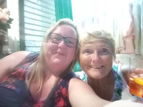 Browns Bar-托雷莫里诺斯必去景点