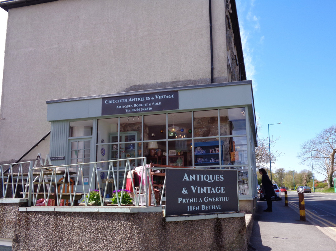 Yr Oriel Criccieth Gallery Antiques & Vintage景点图片