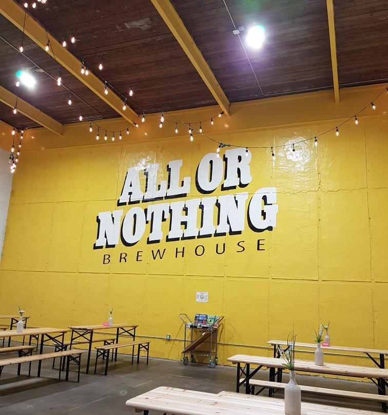 All or Nothing Brewhouse & Distillery景点图片