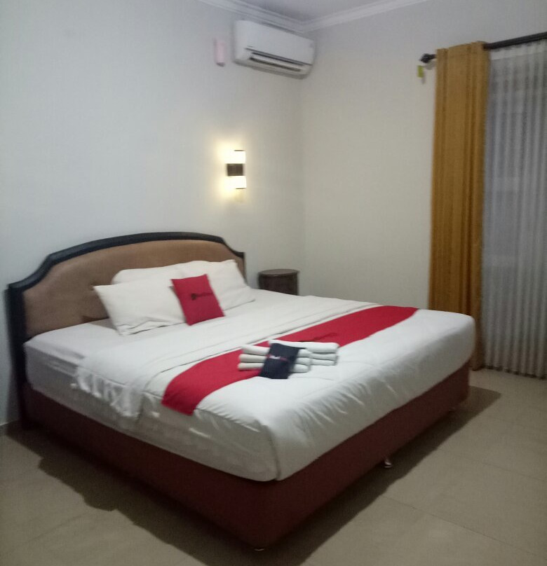 REDDOORZ near Adisucipto Airport主图
