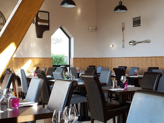 勃艮赌场酒店主图