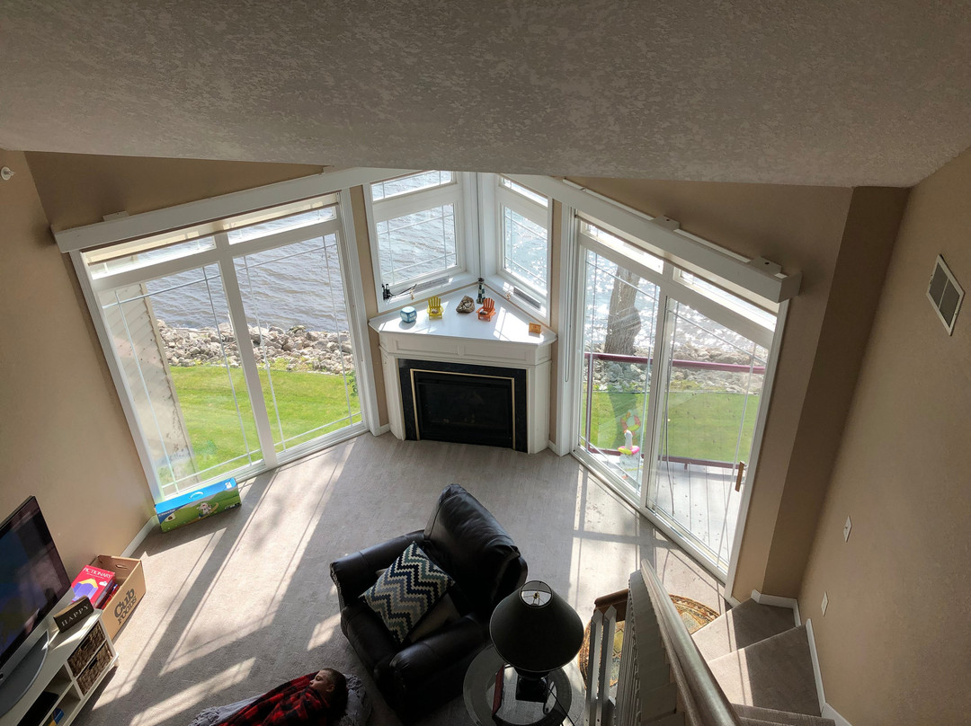 Willows on the River主图