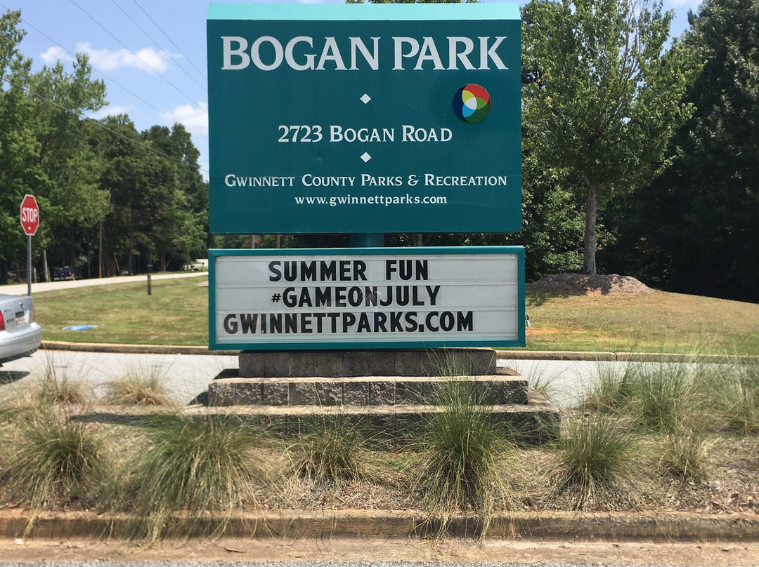 Bogan Park Aquatic Center-比福德必去景点