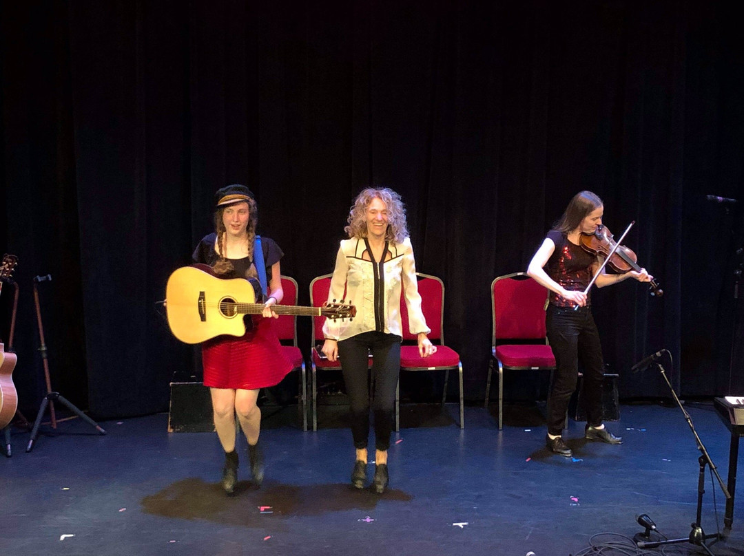 Ross Family Ceilidh-Clinton必去景点